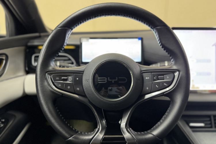 Used BYD Seal 06 New Energy 2024 DM-i 120KM Flagship Model Interior 6