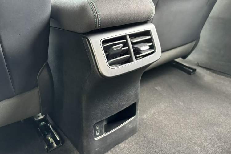 Used BYD Seal 06 New Energy 2024 DM-i 80KM Prestige Model Interior 6