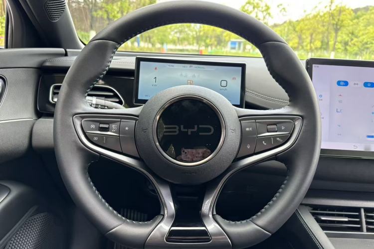 Used BYD Seal 06 New Energy 2024 DM-i 80KM Prestige Model Interior 7