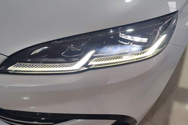 Used BYD Seal 06 New Energy 2024 DM-i 120KM Flagship Model Left Front Headlight