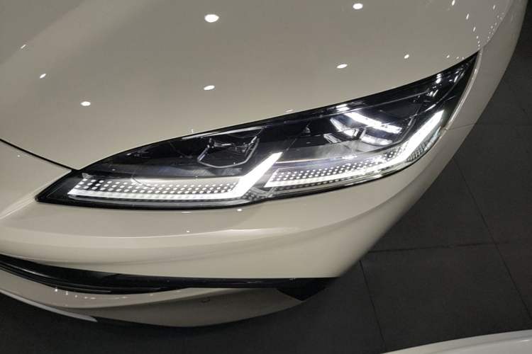 Used BYD Seal 06 New Energy 2024 DM-i 120KM Luxury Model Left Front Headlight