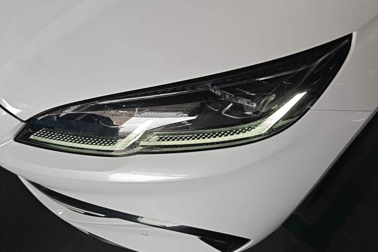 Used BYD Seal 06 New Energy 2024 DM-i 120KM Flagship Model Left Front Headlight