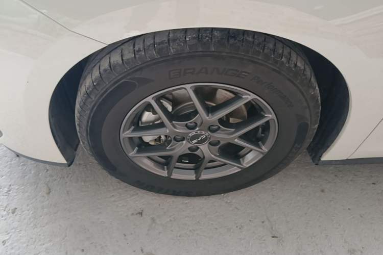 Used BYD Seal 06 New Energy 2024 DM-i 80KM Luxury Model Left Front Wheel Hub