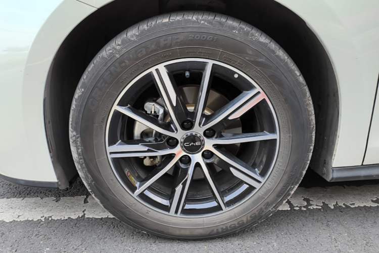 Used BYD Seal 06 New Energy 2024 DM-i 80KM Prestige Model Left Front Wheel Hub