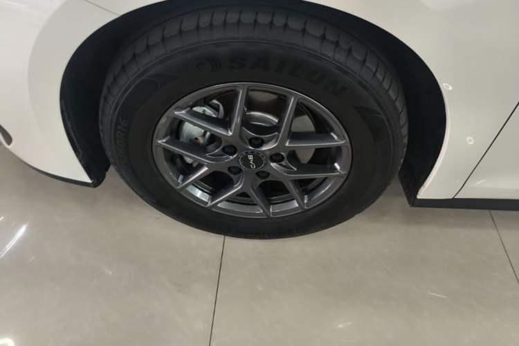 Used BYD Seal 06 New Energy 2024 DM-i 80KM Luxury Model Left Front Wheel Hub