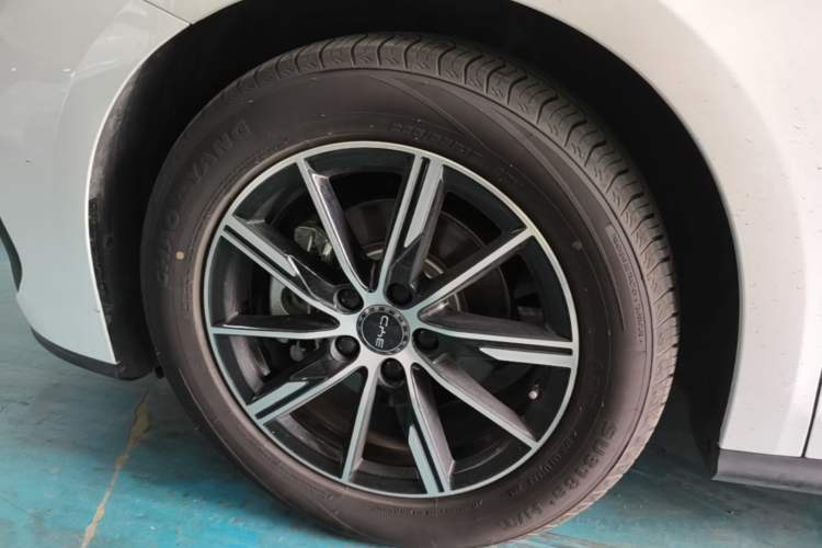 Used BYD Seal 06 New Energy 2024 DM-i 80KM Prestige Model Left Front Wheel Hub