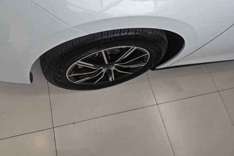 Used BYD Seal 06 New Energy 2024 DM-i 80KM Prestige Model Left Front Wheel Hub