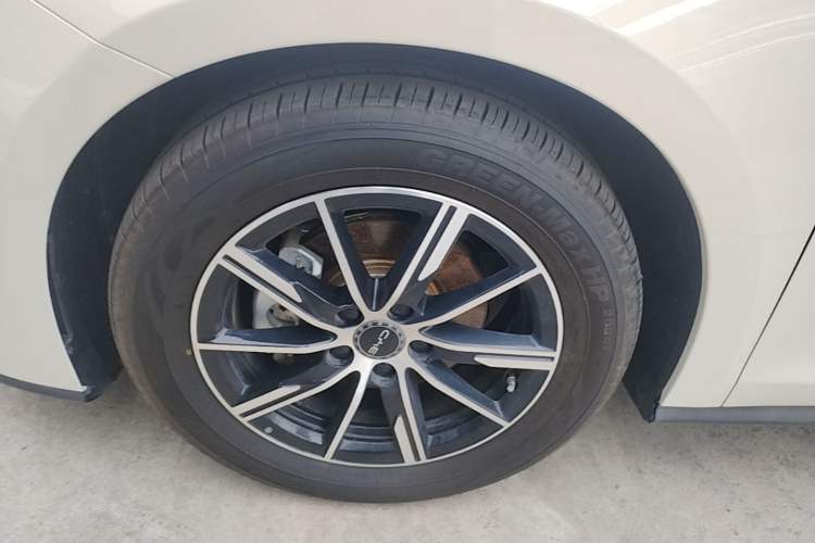 Used BYD Seal 06 New Energy 2024 DM-i 120KM Prestige Model Left Front Wheel Hub