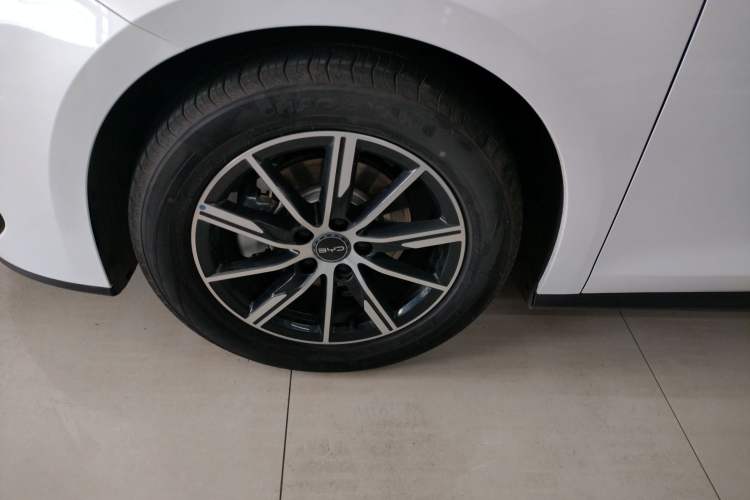 Used BYD Seal 06 New Energy 2024 DM-i 80KM Prestige Model Left Front Wheel Hub