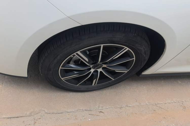 Used BYD Seal 06 New Energy 2024 DM-i 120KM Prestige Model Left Front Wheel Hub