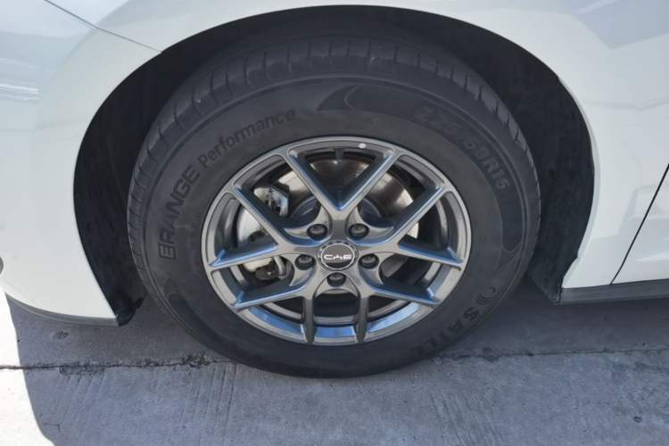 Used BYD Seal 06 New Energy 2024 DM-i 80KM Luxury Model Left Front Wheel Hub