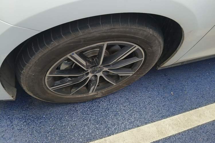 Used BYD Seal 06 New Energy 2024 DM-i 120KM Prestige Model Left Front Wheel Hub