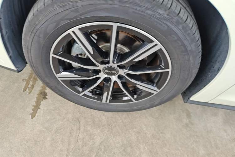 Used BYD Seal 06 New Energy 2024 DM-i 120KM Luxury Model Left Front Wheel Hub