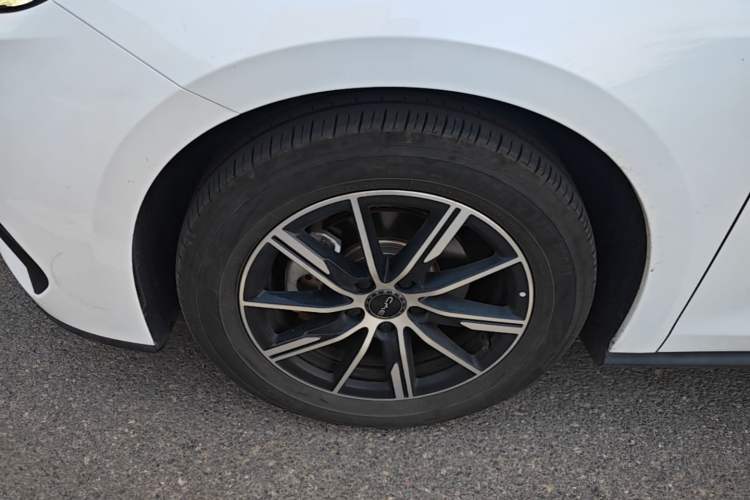 Used BYD Seal 06 New Energy 2024 DM-i 120KM Luxury Model Left Front Wheel Hub