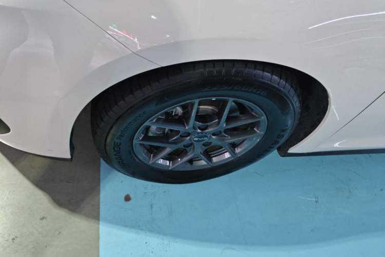 Used BYD Seal 06 New Energy 2024 DM-i 80KM Luxury Model Left Front Wheel Hub