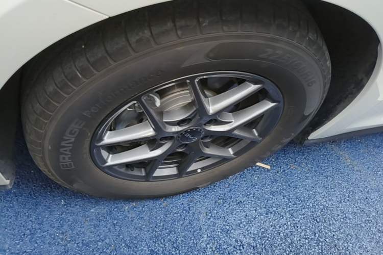 Used BYD Seal 06 New Energy 2024 DM-i 80KM Luxury Model Left Front Wheel Hub