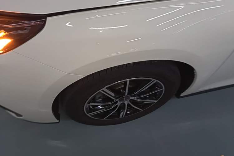 Used BYD Seal 06 New Energy 2024 DM-i 80KM Prestige Model Left Front Wheel Hub