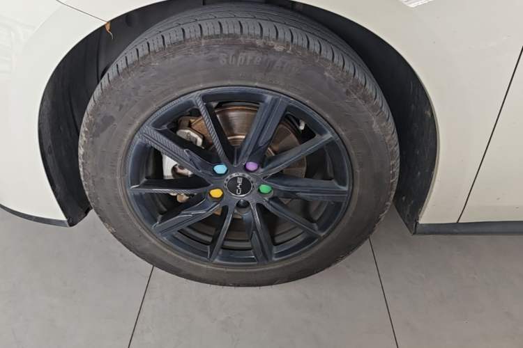 Used BYD Seal 06 New Energy 2024 DM-i 80KM Prestige Model Left Front Wheel Hub