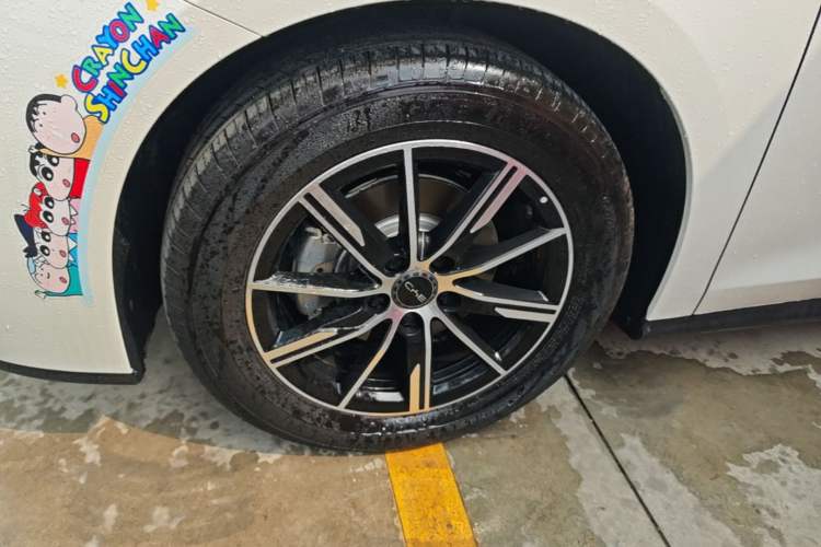 Used BYD Seal 06 New Energy 2024 DM-i 80KM Prestige Model Left Front Wheel Hub