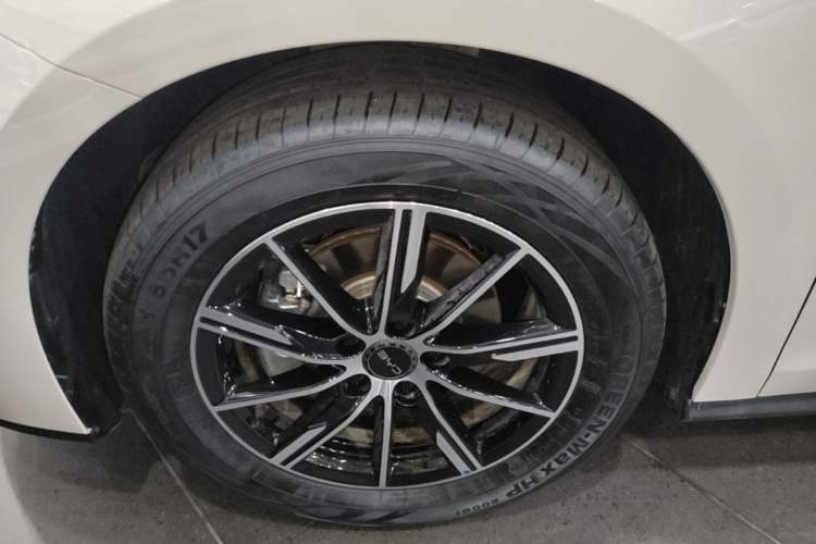 Used BYD Seal 06 New Energy 2024 DM-i 120KM Luxury Model Left Front Wheel Hub