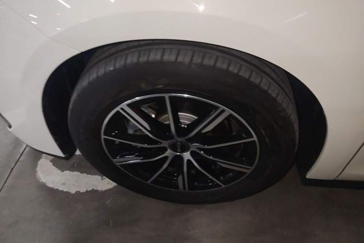 Used BYD Seal 06 New Energy 2024 DM-i 80KM Prestige Model Left Front Wheel Hub