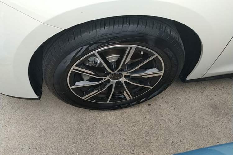 Used BYD Seal 06 New Energy 2024 DM-i 80KM Prestige Model Left Front Wheel Hub