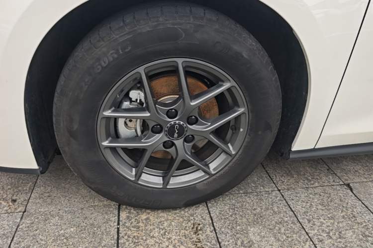 Used BYD Seal 06 New Energy 2024 DM-i 80KM Luxury Model Left Front Wheel Hub