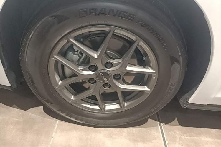 Used BYD Seal 06 New Energy 2024 DM-i 80KM Luxury Model Left Front Wheel Hub
