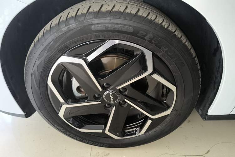 Used BYD Seal 06 New Energy 2024 DM-i 120KM Flagship Model Left Front Wheel Hub
