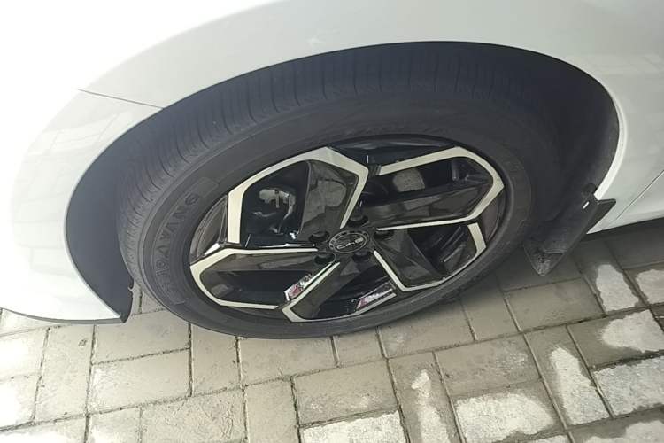 Used BYD Seal 06 New Energy 2024 DM-i 120KM Flagship Model Left Front Wheel Hub