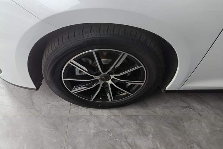 Used BYD Seal 06 New Energy 2024 DM-i 120KM Luxury Model Left Front Wheel Hub