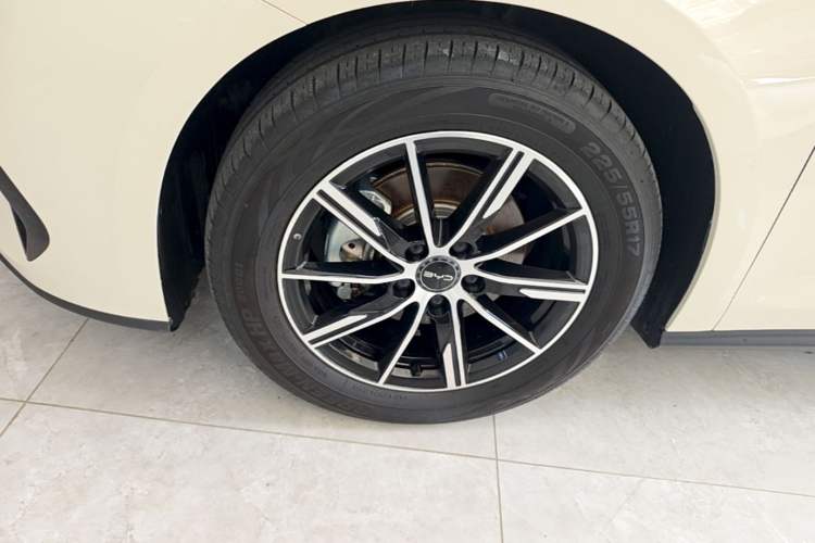 Used BYD Seal 06 New Energy 2024 DM-i 120KM Luxury Model Left Front Wheel Hub