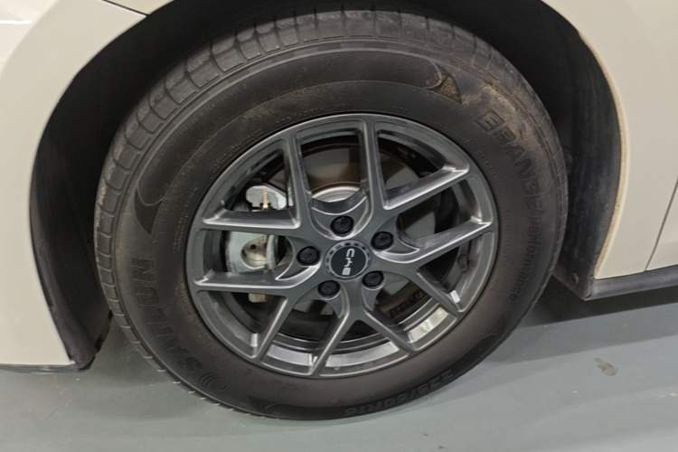 Used BYD Seal 06 New Energy 2024 DM-i 80KM Luxury Model Left Front Wheel Hub