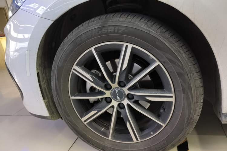 Used BYD Seal 06 New Energy 2024 DM-i 80KM Prestige Model Left Front Wheel Hub