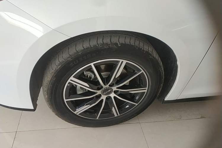 Used BYD Seal 06 New Energy 2024 DM-i 120KM Luxury Model Left Front Wheel Hub
