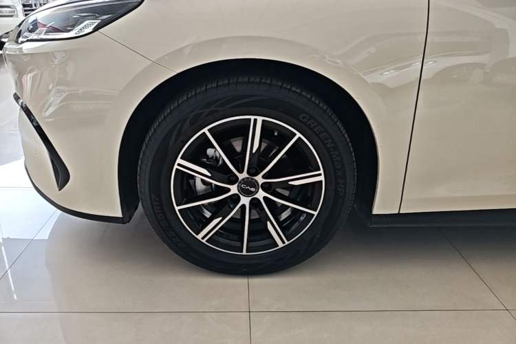 Used BYD Seal 06 New Energy 2024 DM-i 80KM Prestige Model Left Front Wheel Hub