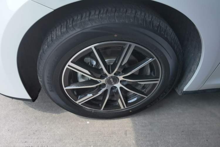 Used BYD Seal 06 New Energy 2024 DM-i 80KM Prestige Model Left Front Wheel Hub