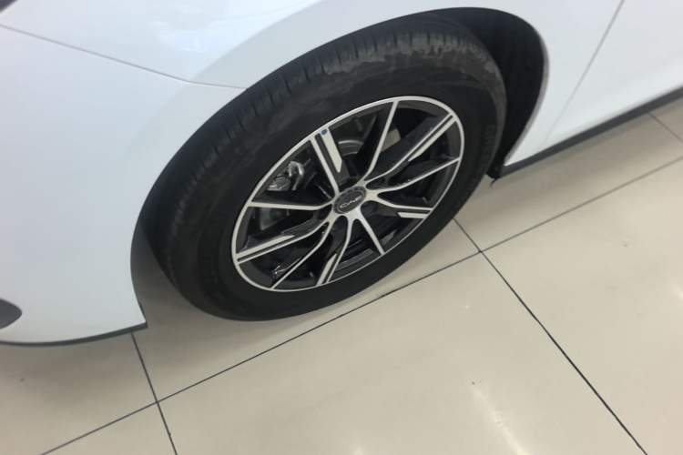 Used BYD Seal 06 New Energy 2024 DM-i 120KM Luxury Model Left Front Wheel Hub