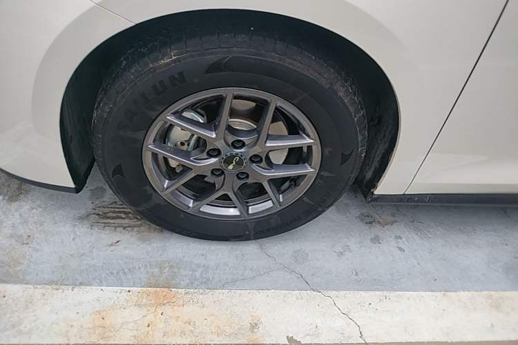 Used BYD Seal 06 New Energy 2024 DM-i 80KM Luxury Model Left Front Wheel Hub