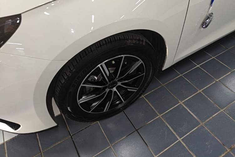 Used BYD Seal 06 New Energy 2024 DM-i 120KM Luxury Model Left Front Wheel Hub