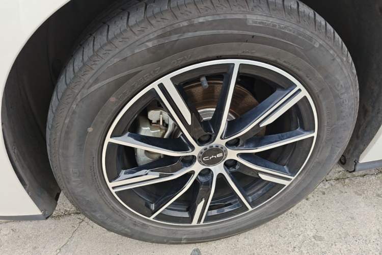 Used BYD Seal 06 New Energy 2024 DM-i 80KM Prestige Model Left Front Wheel Hub