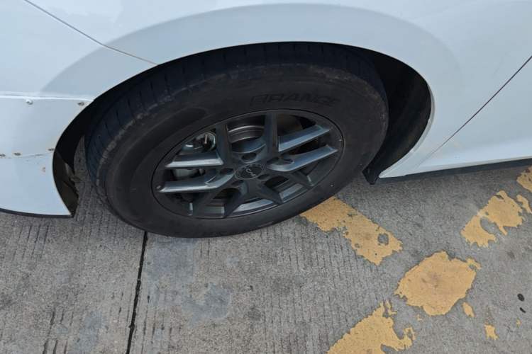 Used BYD Seal 06 New Energy 2024 DM-i 80KM Luxury Model Left Front Wheel Hub