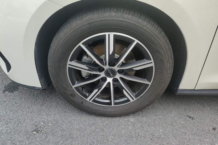 Used BYD Seal 06 New Energy 2024 DM-i 120KM Luxury Model Left Front Wheel Hub