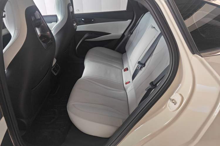 Used BYD Seal 06 New Energy 2024 DM-i 120KM Luxury Model Left Rear Seat