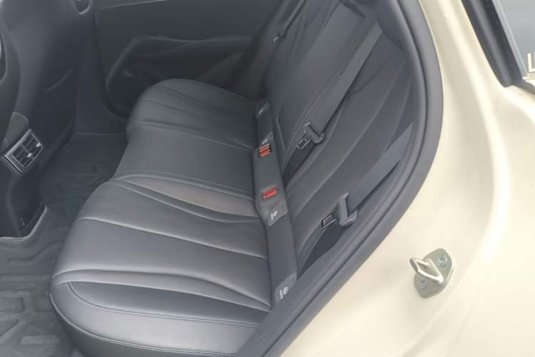 Used BYD Seal 06 New Energy 2024 DM-i 120KM Luxury Model Left Rear Seat