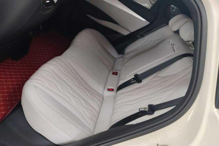 Used BYD Seal 06 New Energy 2024 DM-i 120KM Flagship Model Left Rear Seat