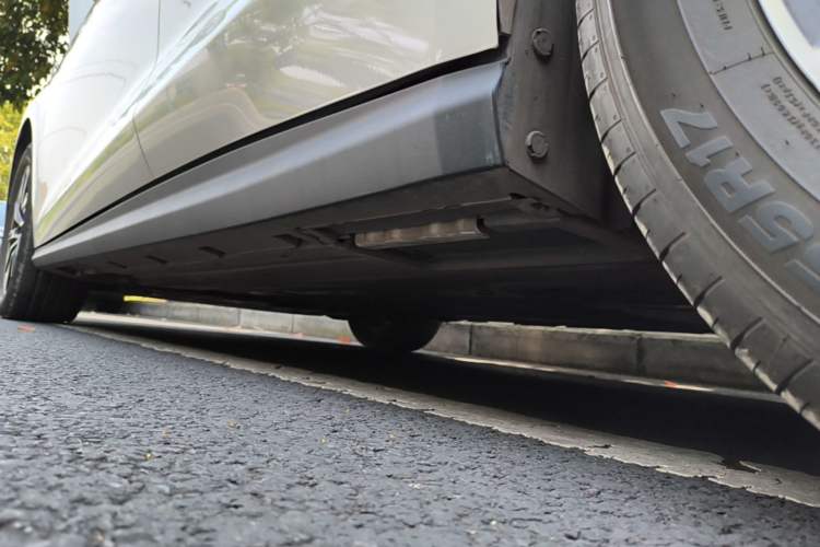 Used BYD Seal 06 New Energy 2024 DM-i 80KM Prestige Model Left Side Sill
