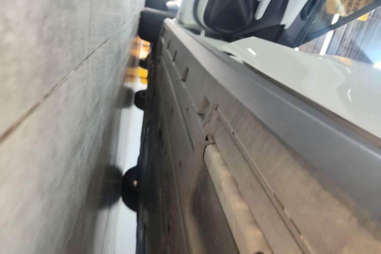 Used BYD Seal 06 New Energy 2024 DM-i 120KM Prestige Model Left Side Sill