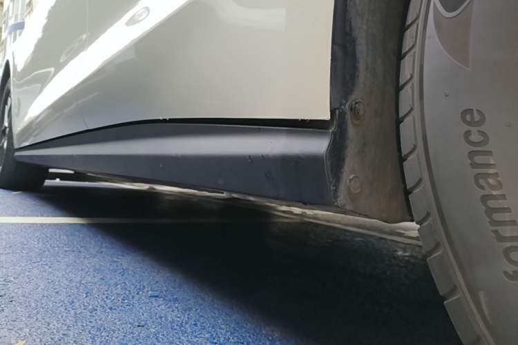 Used BYD Seal 06 New Energy 2024 DM-i 80KM Luxury Model Left Side Sill