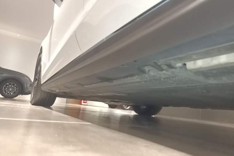 Used BYD Seal 06 New Energy 2024 DM-i 120KM Prestige Model Left Side Sill